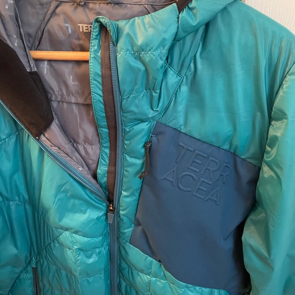 Terracea Women’s Vinda Lightweight Insulator Jacket - Picture 3 of 4
